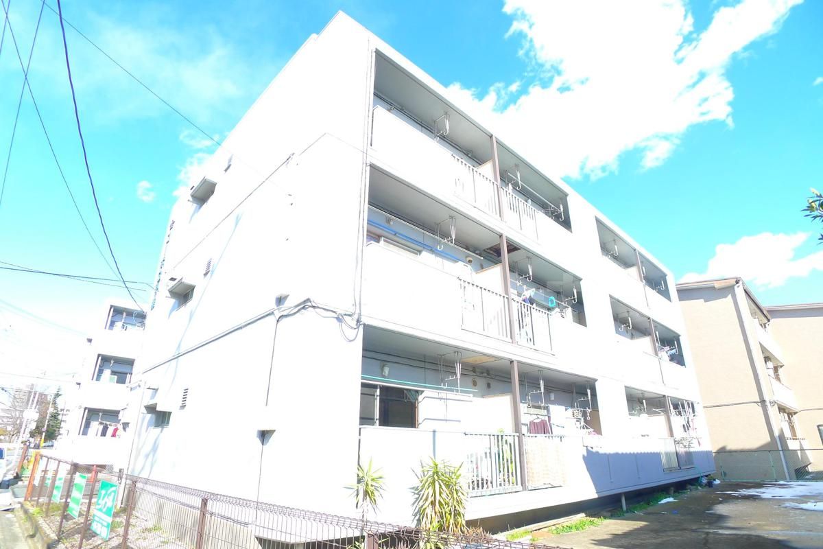 やまさいコーポ3号棟の外観