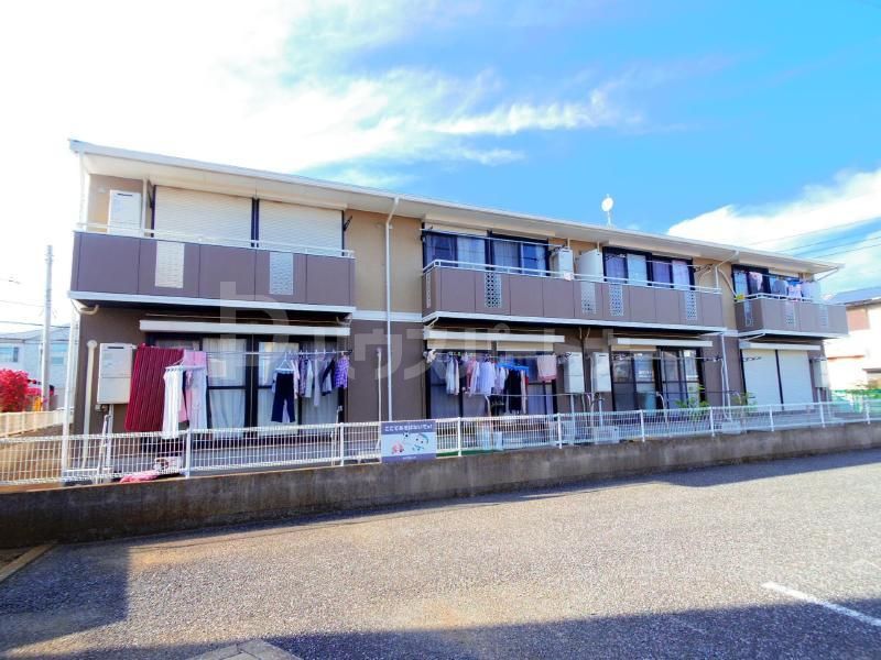 ロイヤルタウン泉の外観