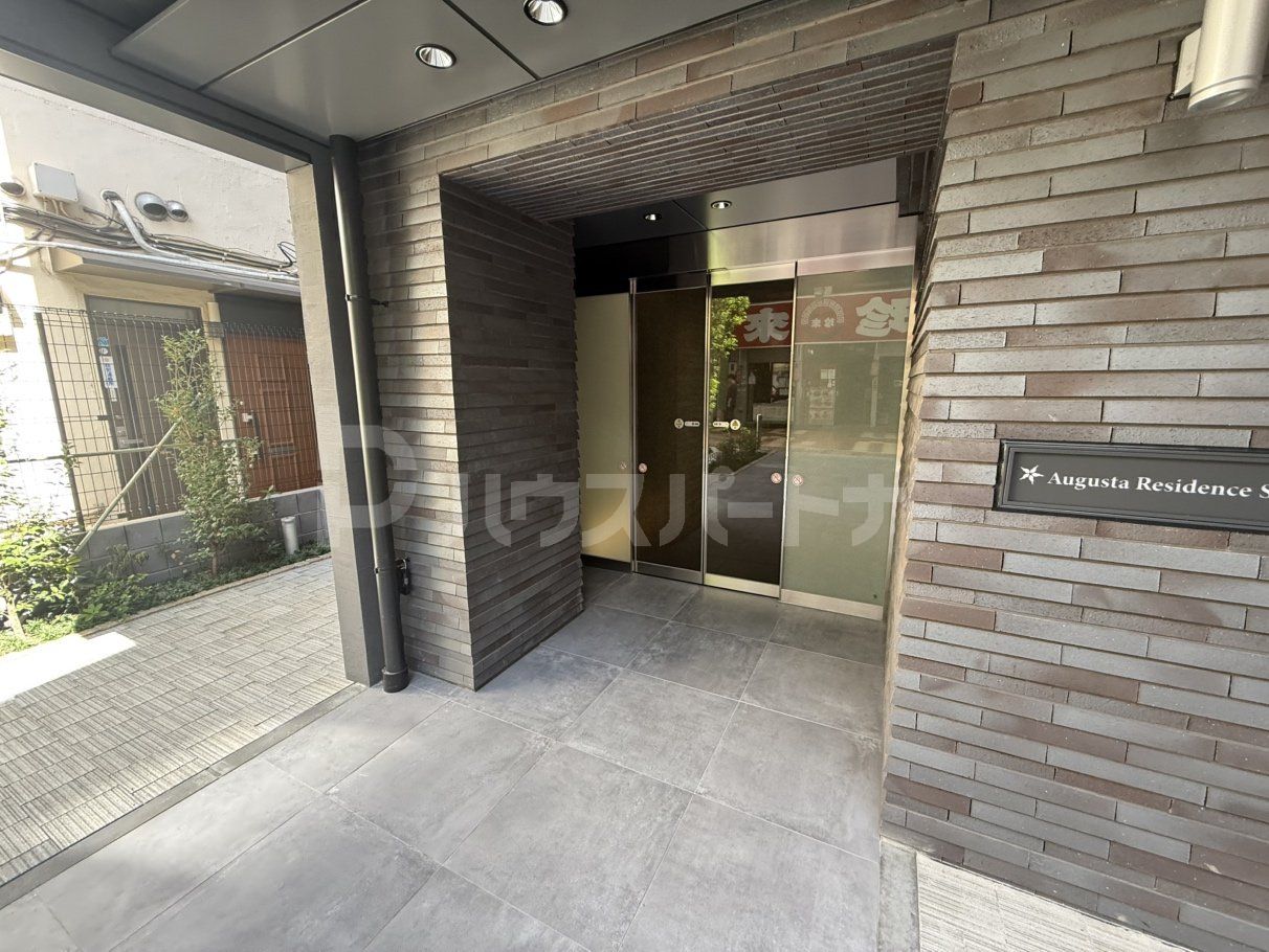 エントランス エントランス