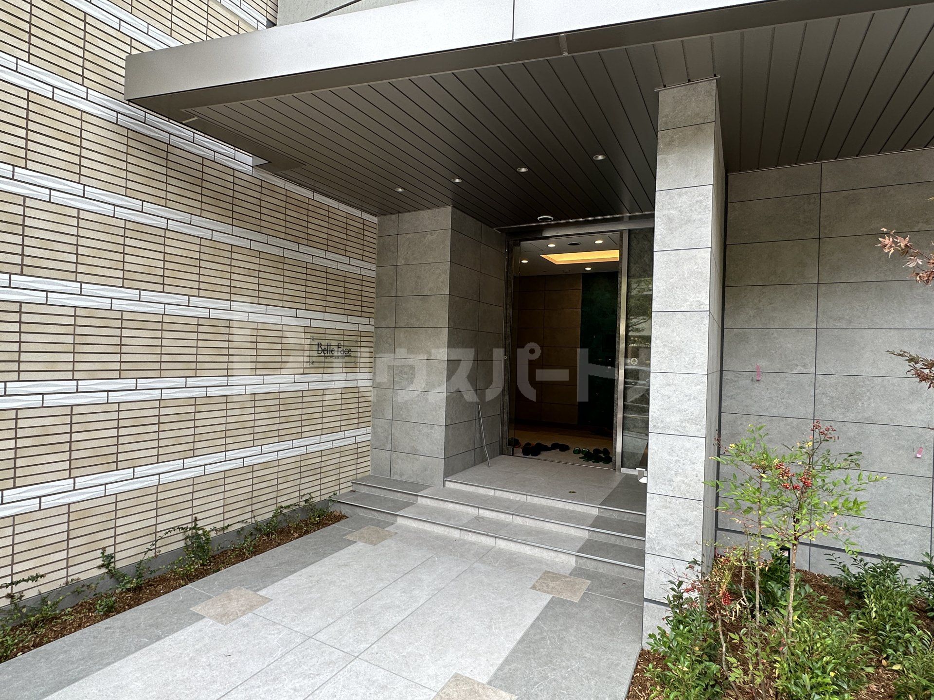 エントランス エントランス