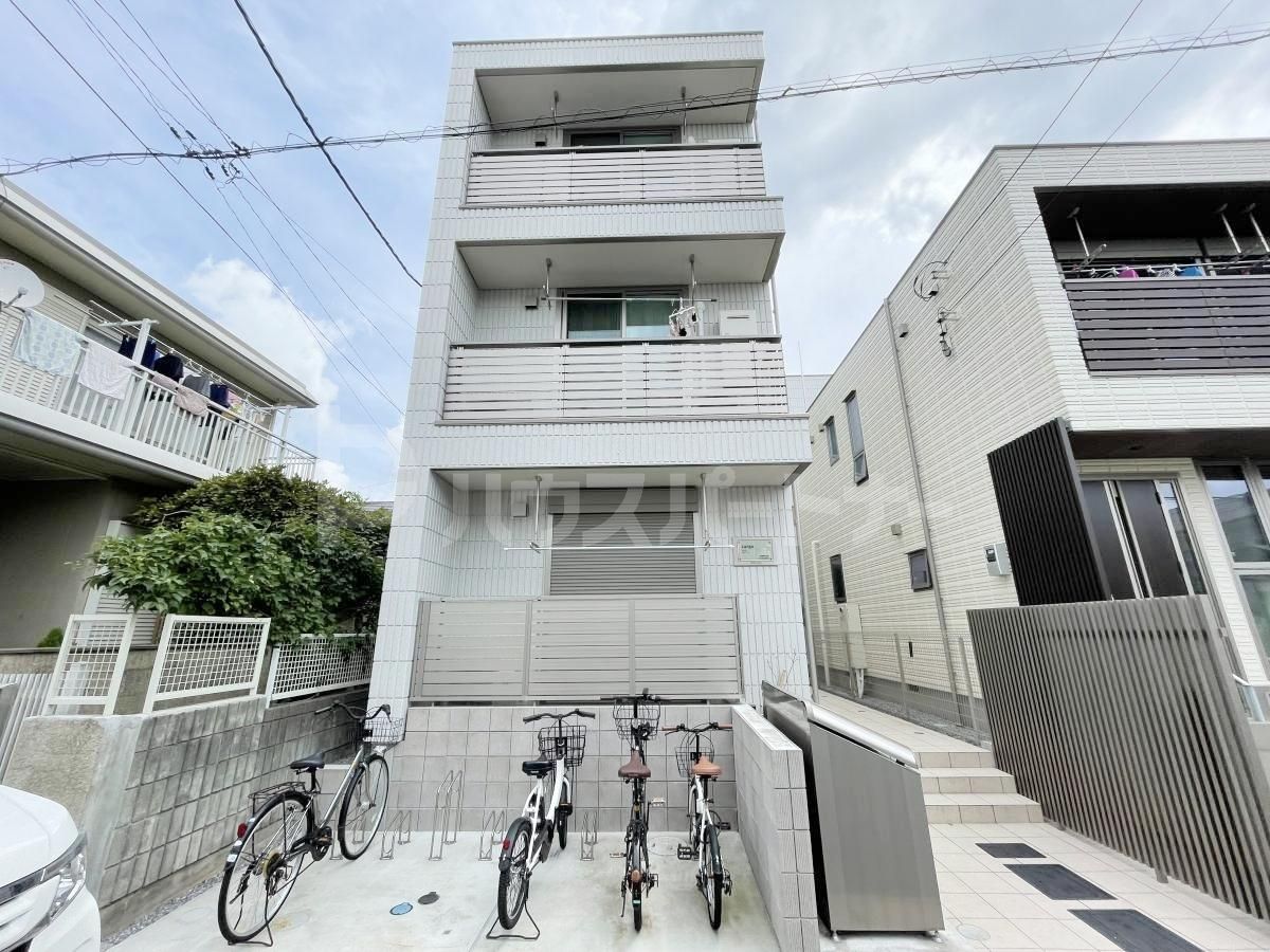  Ｌａｒｇｏ  の外観