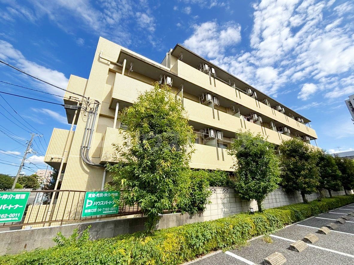 マルシェ奥住の外観
