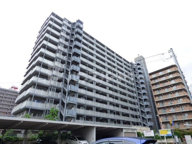 カルム草加の外観