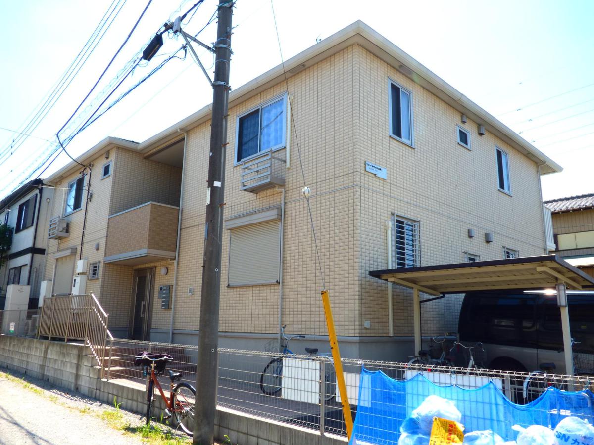 草加市氷川町の賃貸アパートの外観