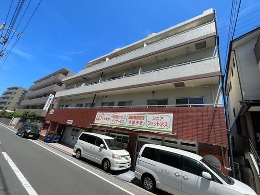 ピュア入船の外観