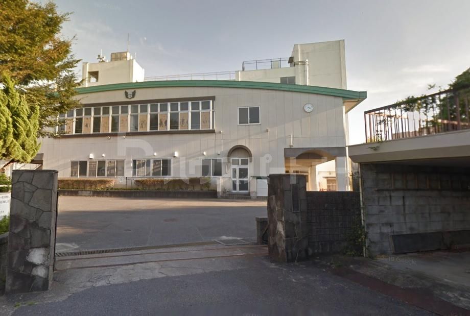 松戸市立小金南中学校 徒歩22分。 1740m 松戸市立小金南中学校 徒歩22分。 1740m