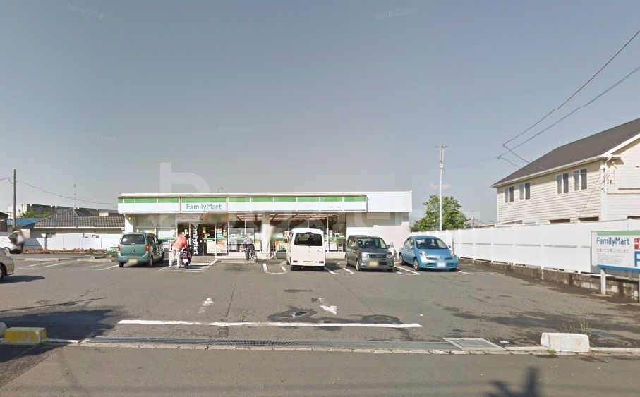 ファミリーマート 小金原二丁目店 徒歩4分。 290m ファミリーマート 小金原二丁目店 徒歩4分。 290m