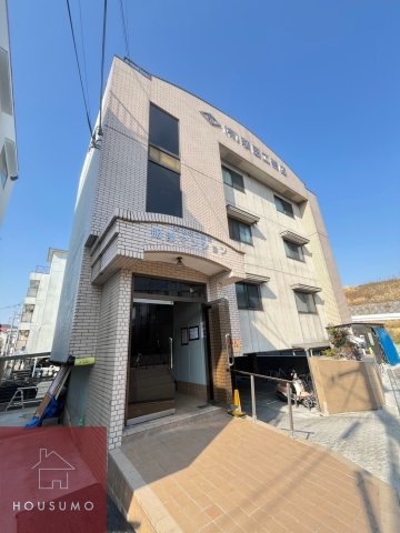 服部マンションの外観