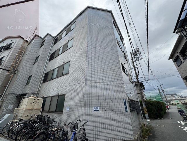 シャトレ小阪の外観