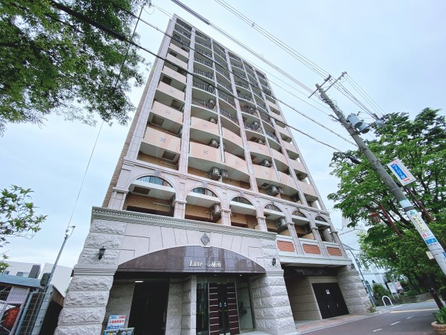 ラグゼ布施南の外観