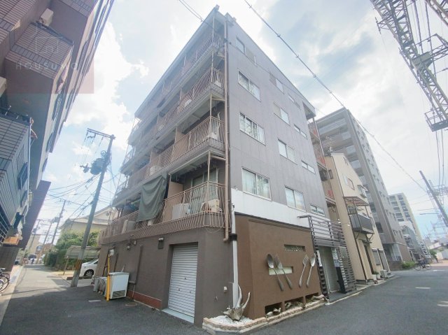 ハイネスト八戸ノ里の外観