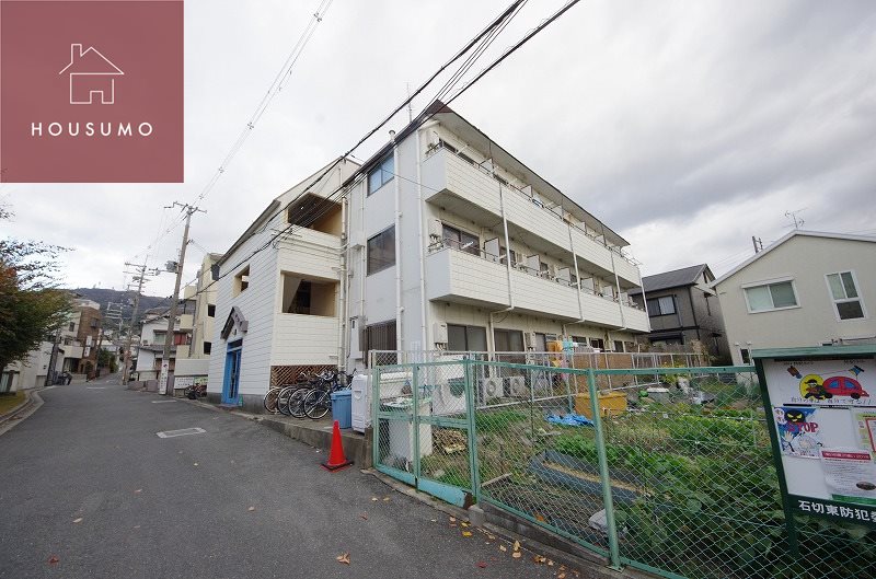 ラフォーレ新石切　西棟の外観