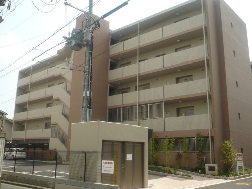 サンメゾン鶴見緑地の外観