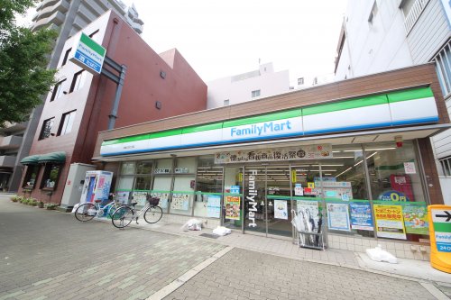 【コンビニエンスストア】ファミリーマート 南堀江四丁目店まで172m 【コンビニエンスストア】ファミリーマート 南堀江四丁目店まで172m