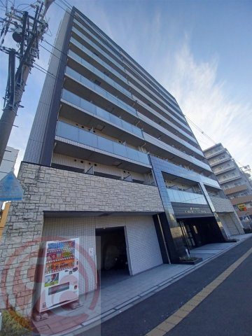 アドバンス大阪ドーム前アヴェニールの外観