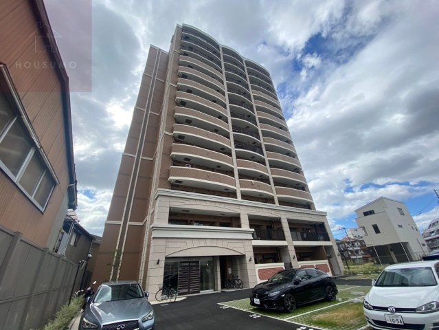 Luxe大阪城南の外観