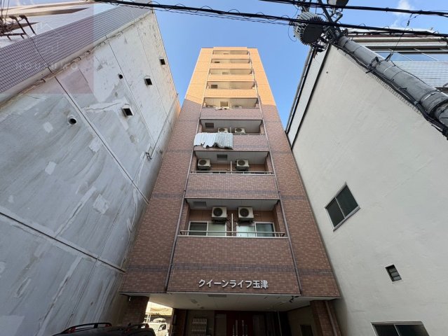 クイーンライフ玉津の外観