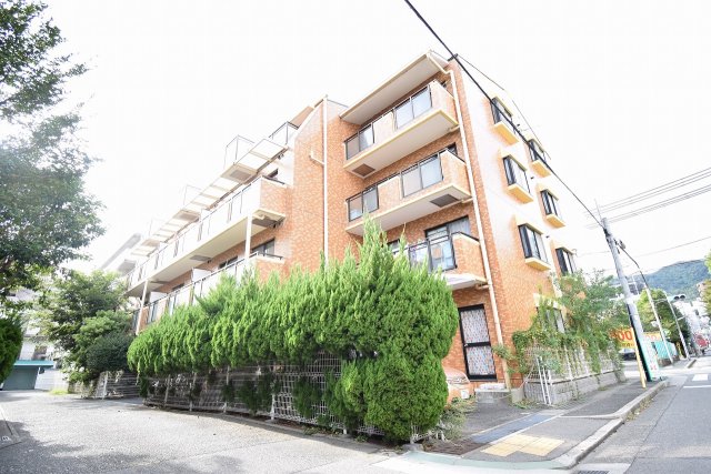 神戸市東灘区本山南町２丁目の賃貸マンションの外観
