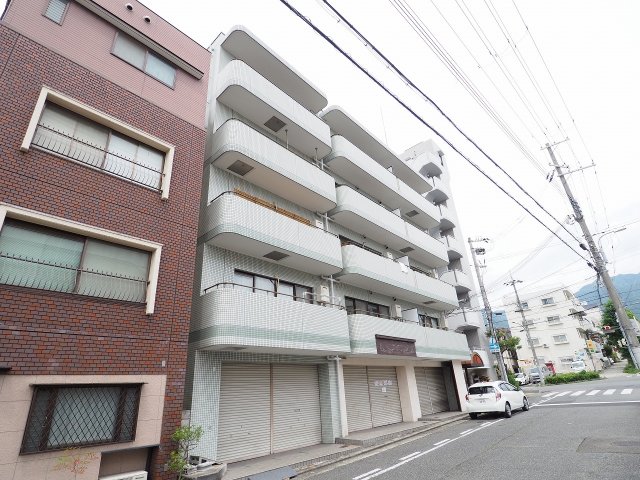神戸市灘区上河原通3丁目の賃貸マンションの外観 神戸市灘区上河原通3丁目の賃貸マンションの外観