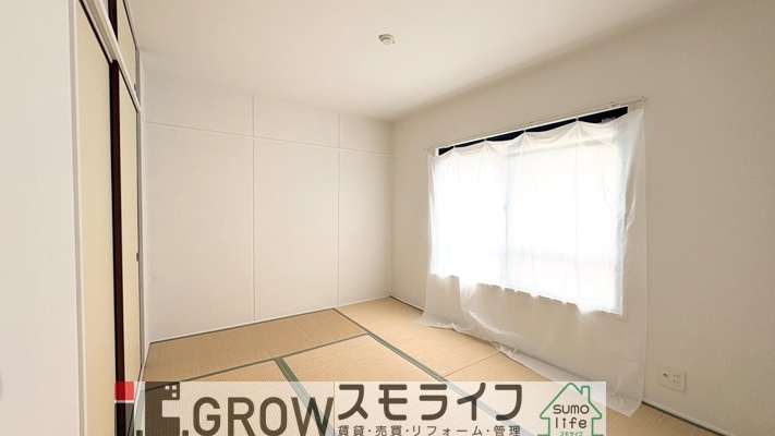 窓があって明るいリビングですね。 窓があって明るいリビングですね。