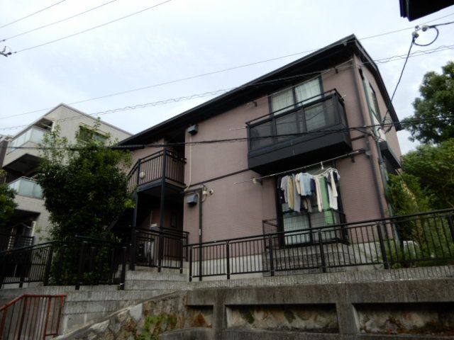 神戸市中央区中山手通７丁目の賃貸アパートの外観