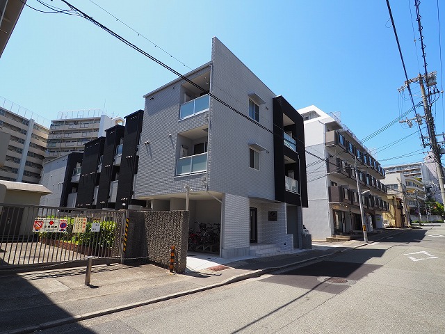 神戸市中央区下山手通９丁目の賃貸マンションの外観