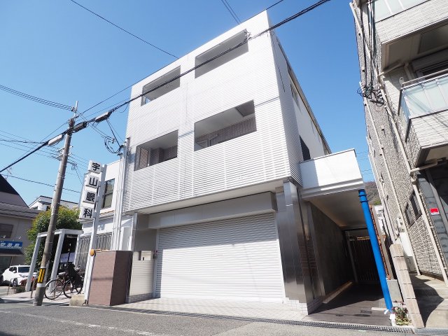 神戸市東灘区岡本２丁目の賃貸マンションの外観