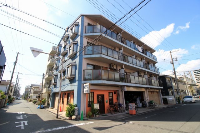 大阪市東淀川区小松2丁目の賃貸マンションの外観 大阪市東淀川区小松2丁目の賃貸マンションの外観