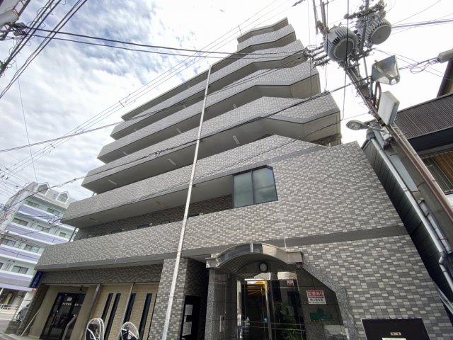 大阪市東淀川区小松１丁目の賃貸マンションの外観