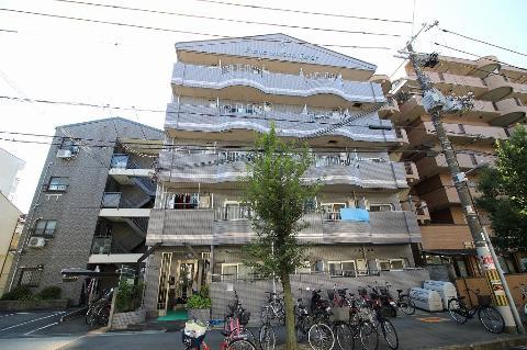 大阪市東淀川区下新庄１丁目の賃貸マンションの外観