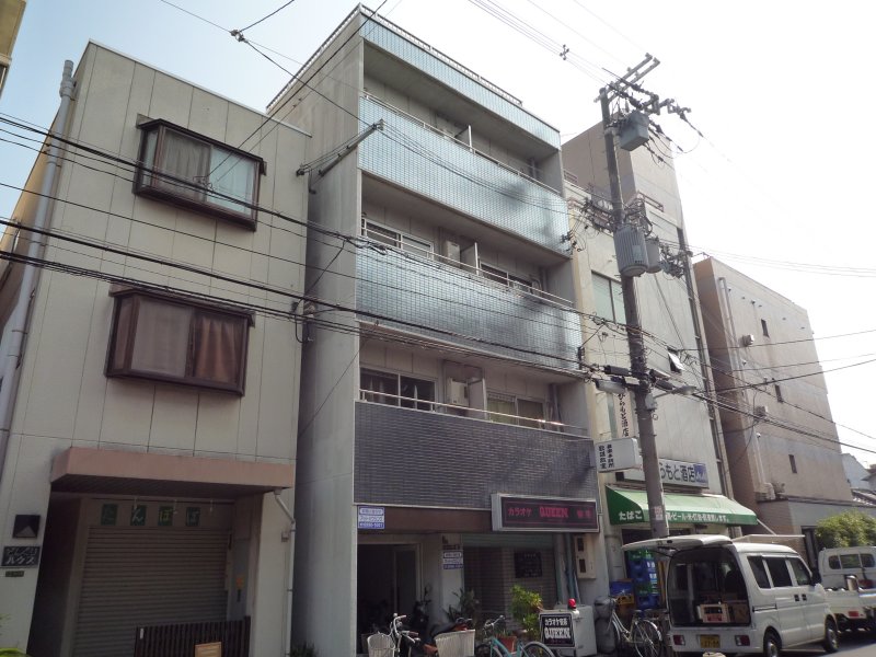 大阪市東淀川区小松１丁目の賃貸マンションの外観
