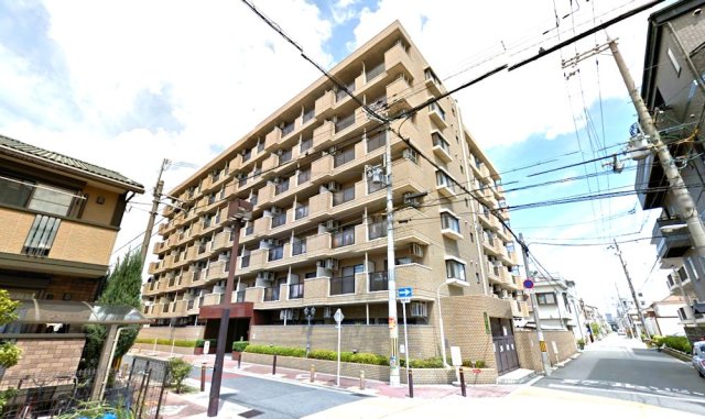 大阪市東淀川区小松４丁目の賃貸マンションの外観