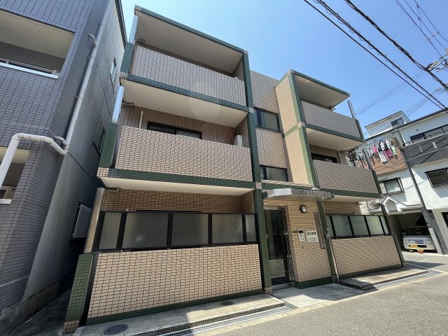 大阪市東淀川区上新庄３丁目の賃貸マンションの外観