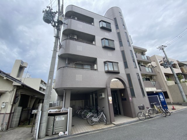 大阪市東淀川区大隅１丁目の賃貸マンションの外観