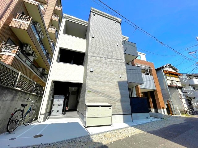 大阪市東淀川区小松３丁目の賃貸アパートの外観