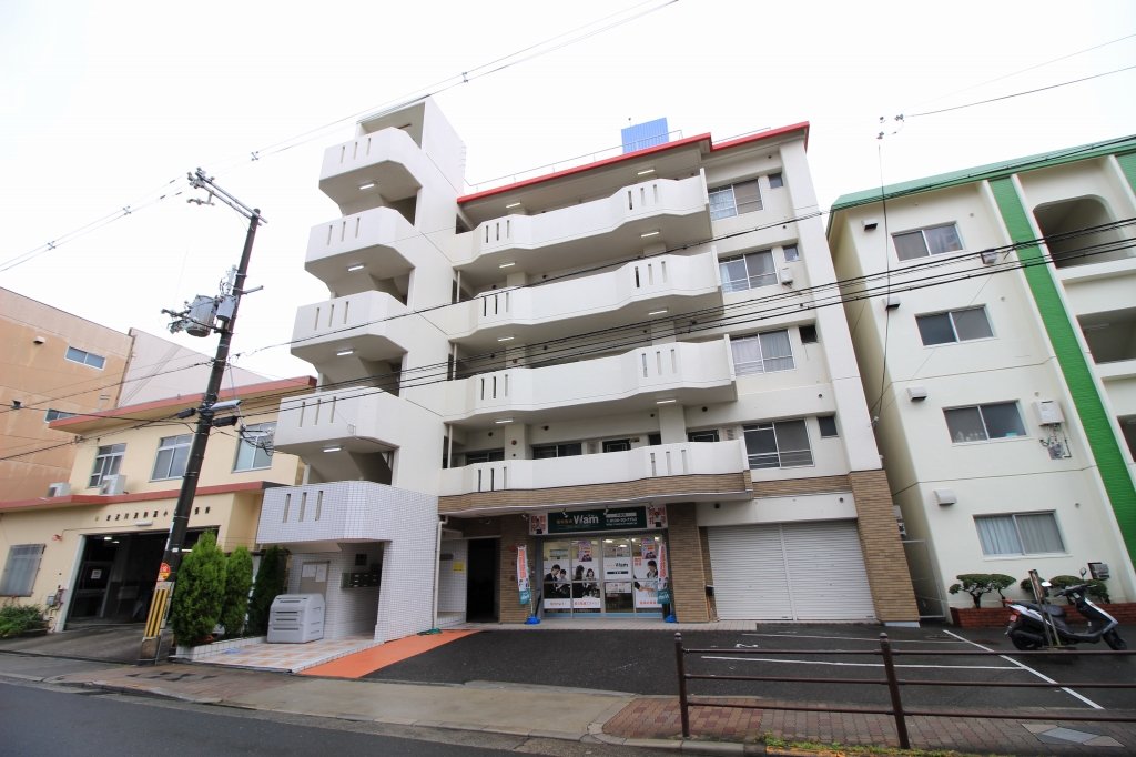 大阪市東淀川区小松３丁目の賃貸マンションの外観