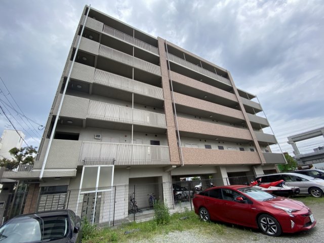 大阪市東淀川区下新庄３丁目の賃貸マンションの外観