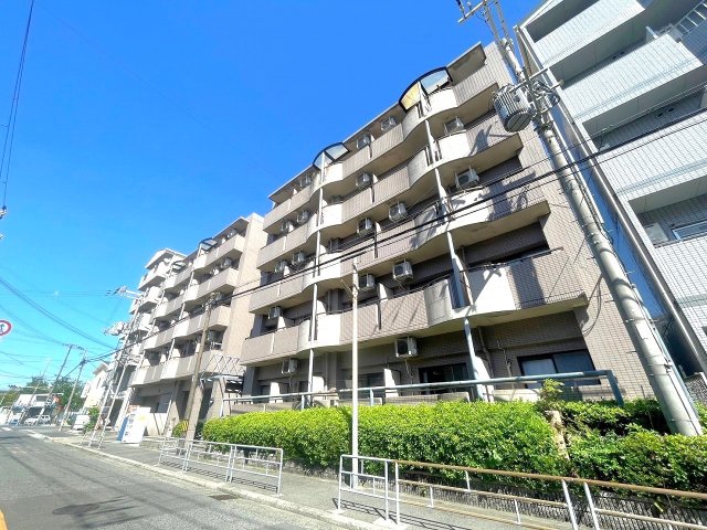 大阪市東淀川区淡路５丁目の賃貸マンションの外観