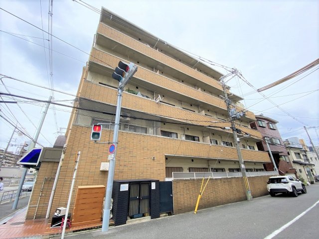 大阪市東淀川区小松３丁目の賃貸マンションの外観