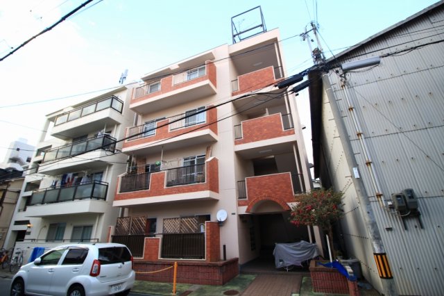 大阪市東淀川区下新庄２丁目の賃貸マンションの外観