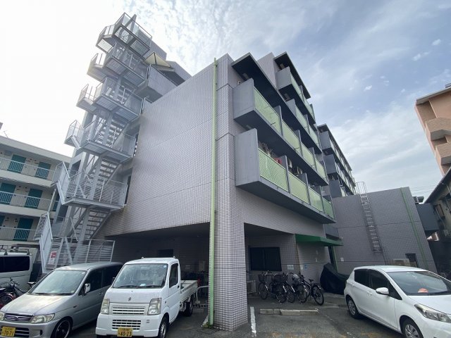 大阪市東淀川区大桐２丁目の賃貸マンションの外観
