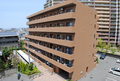 大阪市東淀川区大桐４丁目の賃貸マンションの外観
