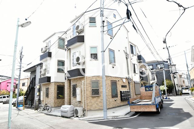 シャンテ四ツ木駅前の外観