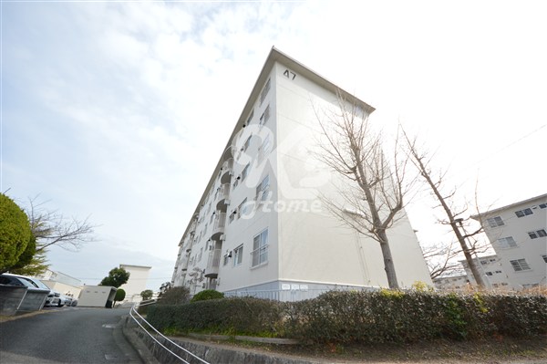 神陵台東住宅47号棟の外観 神陵台東住宅47号棟の外観