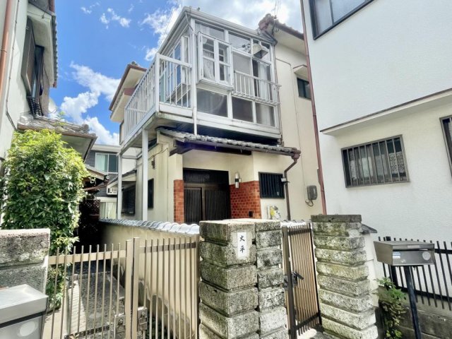 東阪田貸家