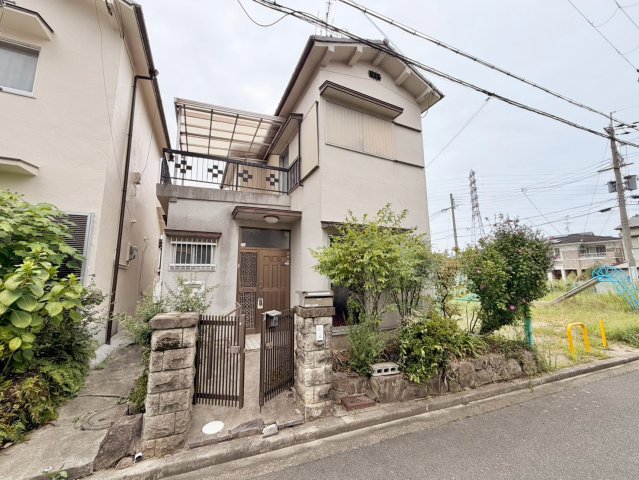 東阪田貸家