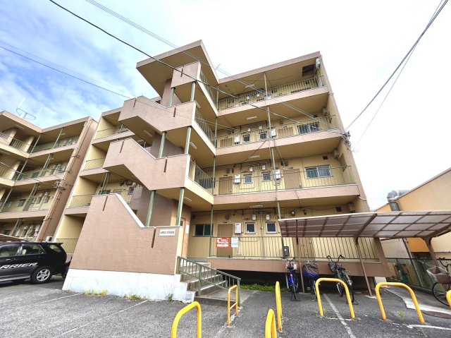 山本北コーポラス2棟の外観