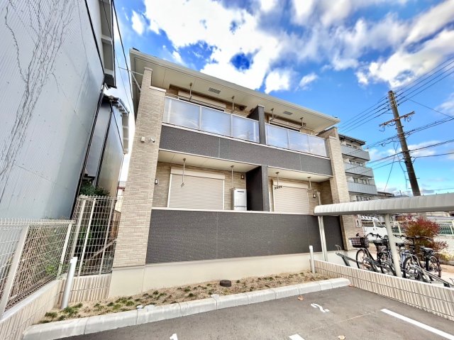 アルバ八尾の外観