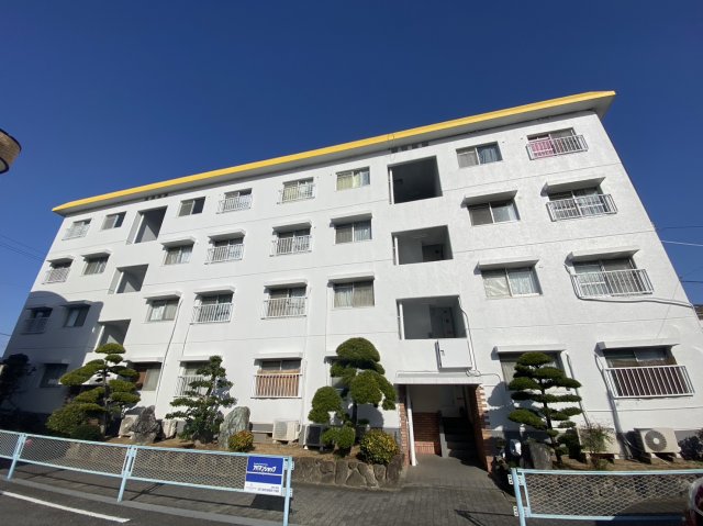江尻マンションの外観