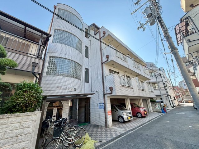 ファースト小阪の外観